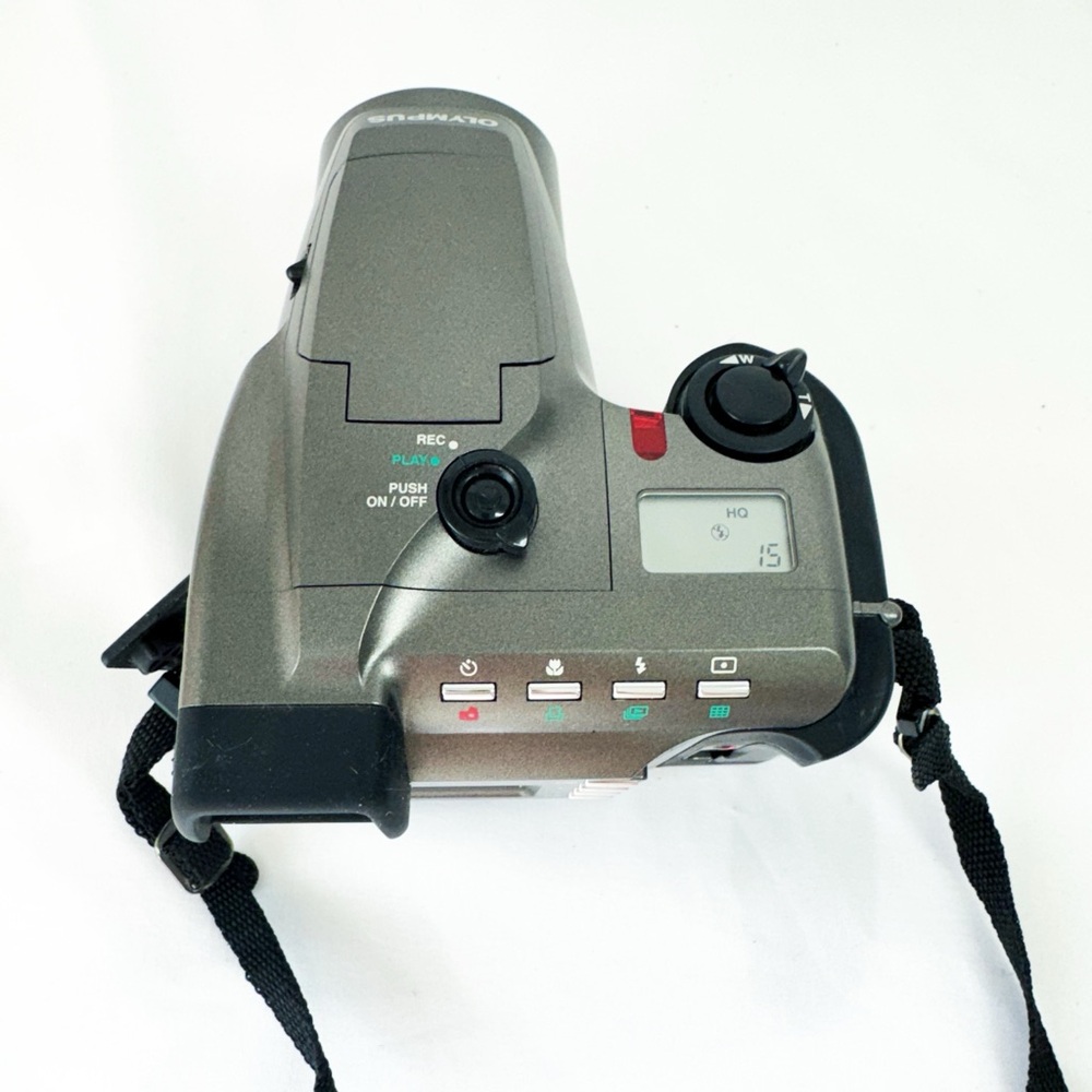 OLYMPUS Digital Camera 1.4 mega Pixels Progressive CCD 3x Zoom Model D-600L - Picture 3 of 8